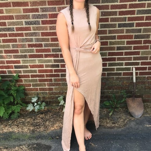 Forever 21 Tan High Slit Maxi Dress - Picture 5 of 9
